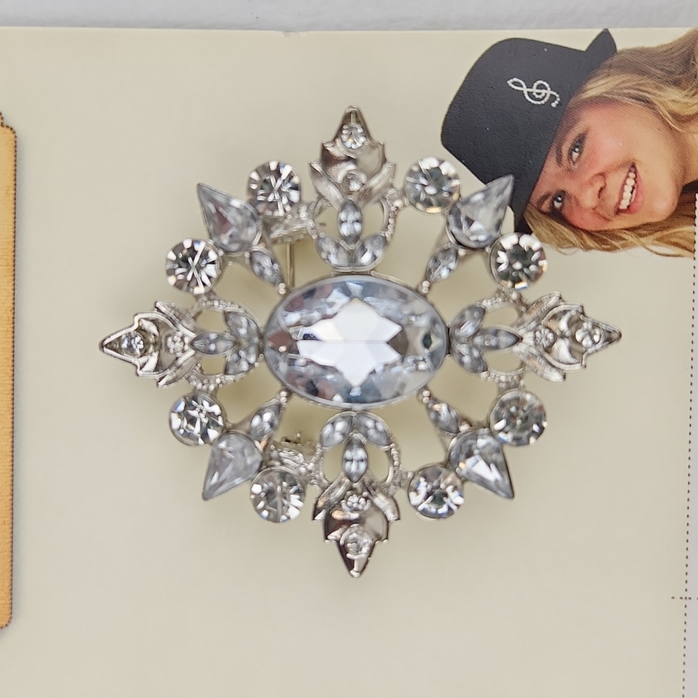 Laliberi Rhinestone Pin 3 Pieces - Picture 2 of 3